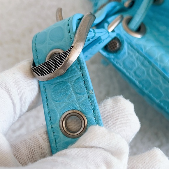 Authentic Balenciaga women's  Le Cagole Xs Bucket Bag Crocodile Embossed - Picture 6 of 16